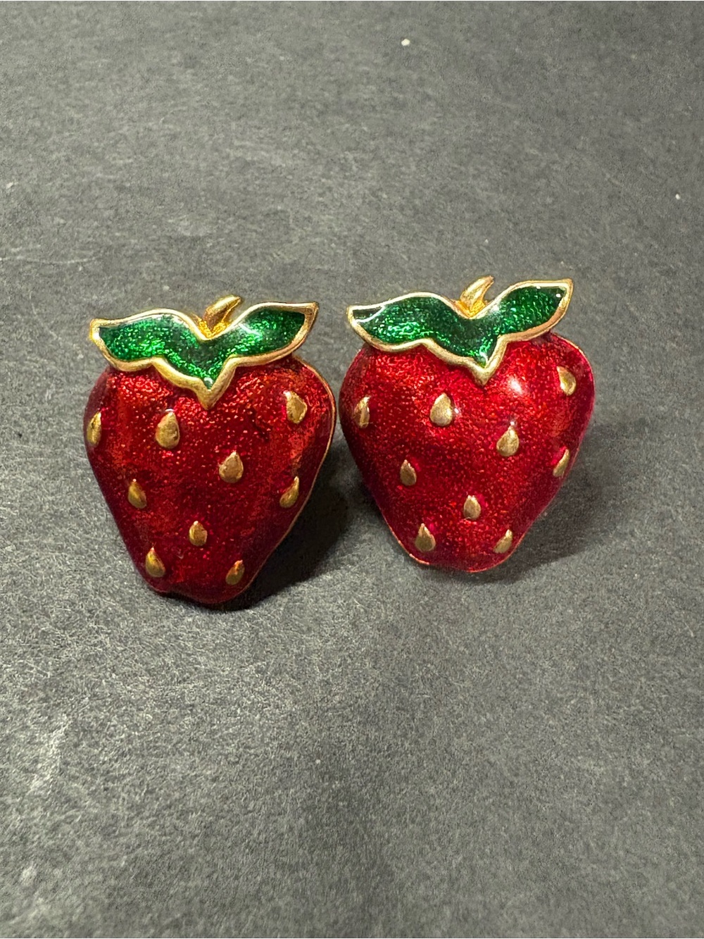 Vintage Avon Fashion Very Berry Enamel Strawberry Pierced Earrings